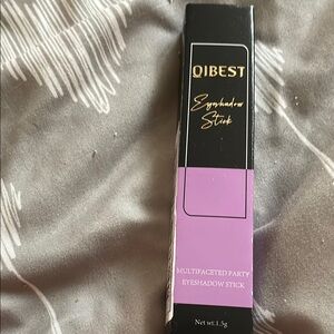 Vibrant Purple Eyeshadow Palette for Bold Looks